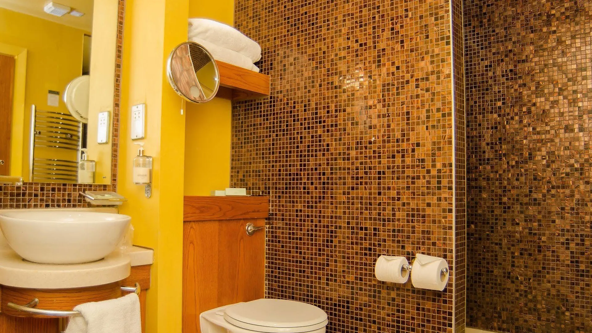 Lazaat Hotel Skidby