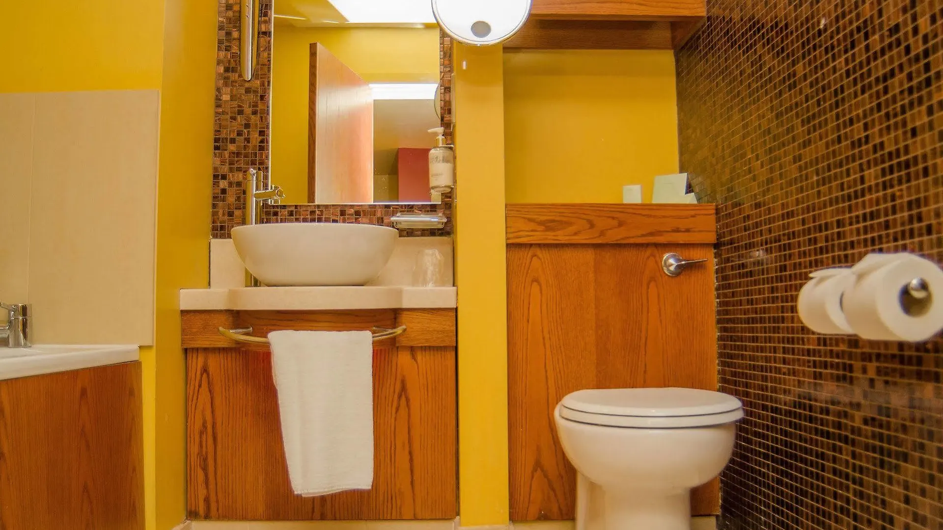 Lazaat Hotel Skidby